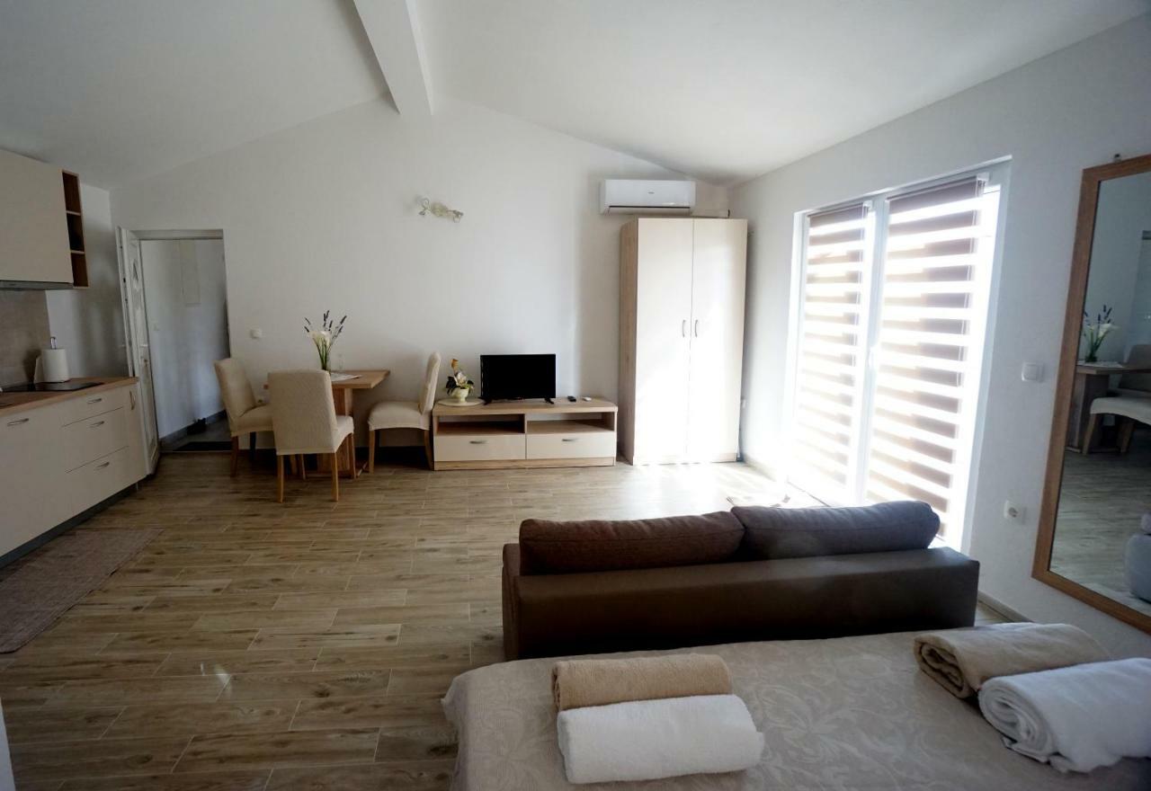 Apartments Sanja Jezera Ngoại thất bức ảnh