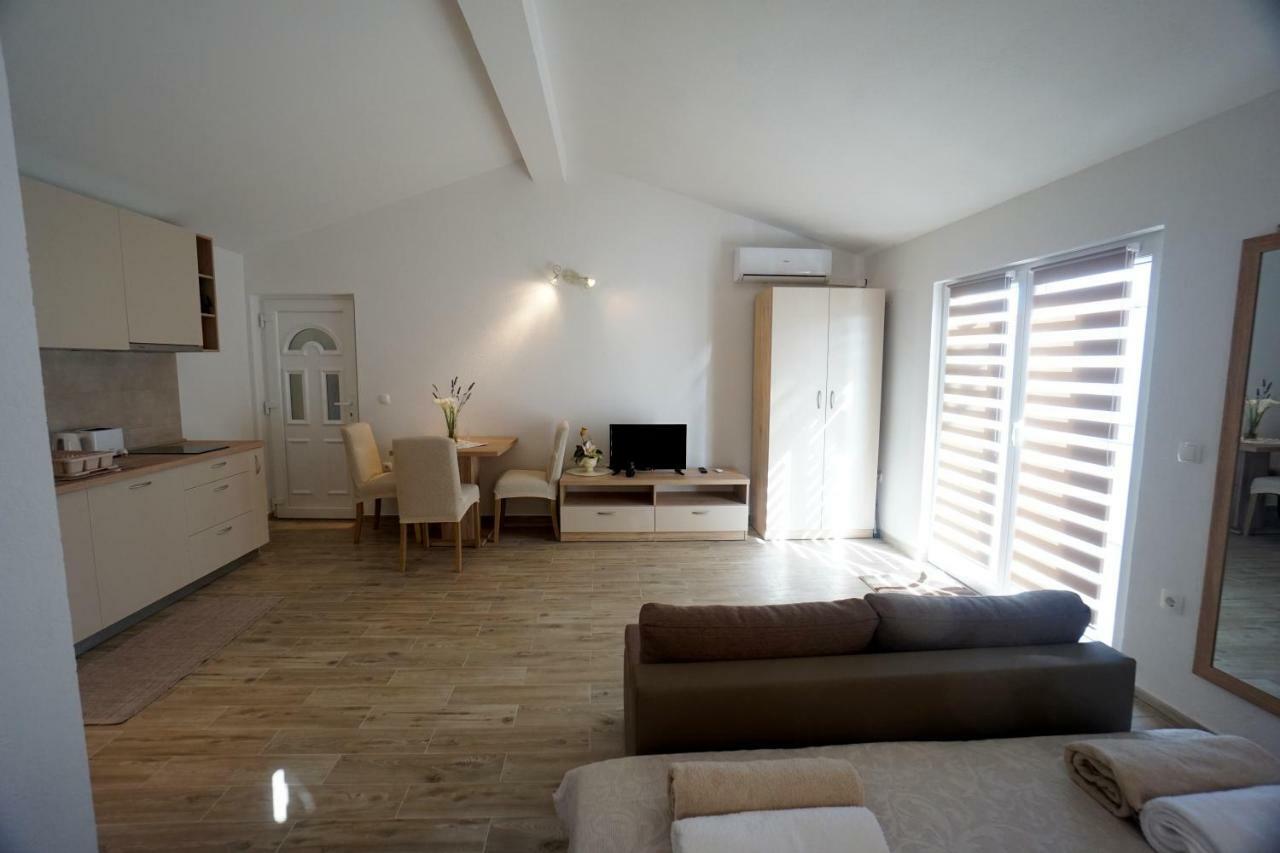 Apartments Sanja Jezera Ngoại thất bức ảnh
